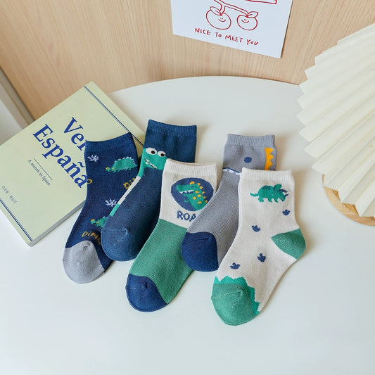 5-pack mjuka barnstrumpor med olika motiv – Perfekta för höst, vinter och vår.
