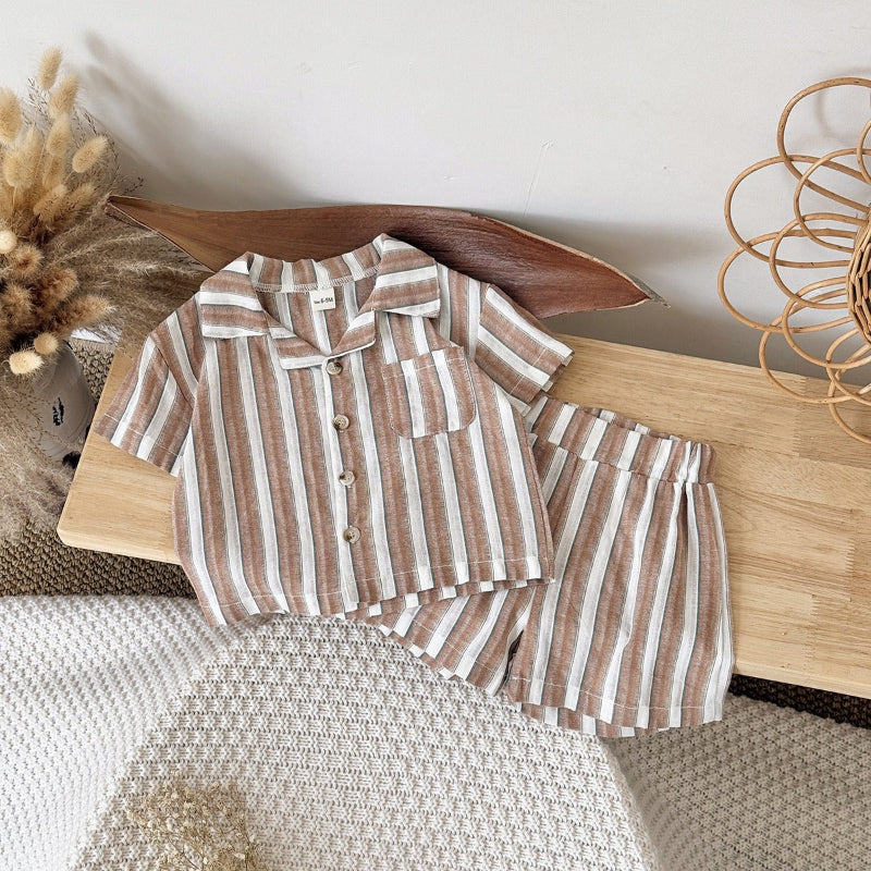 Snyggt och Andningsbart 2-delars Babyset. Kortärmad Tröja + Sportiga Randiga Shorts för Pojkar & Flickor