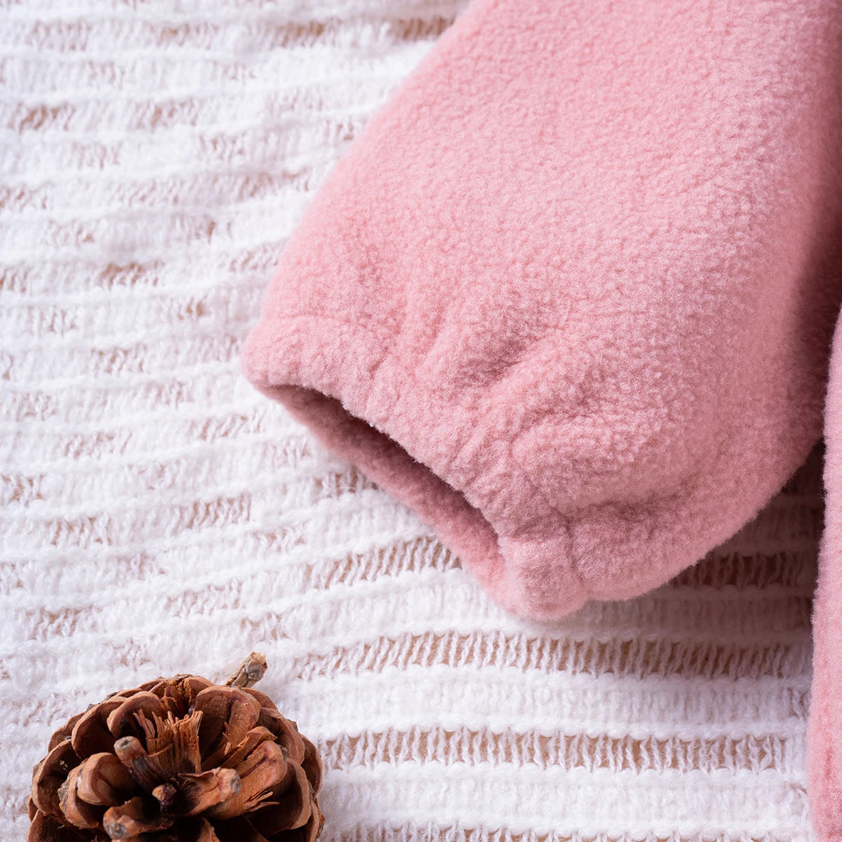 Varm Fleece Vinterdräkt för Småbarn – Mysig & Praktisk för Alla Äventyr