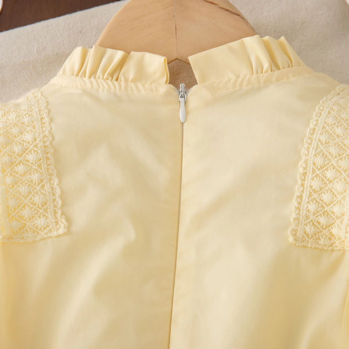 Baby Girl Meshklänning – Röd eller Gul