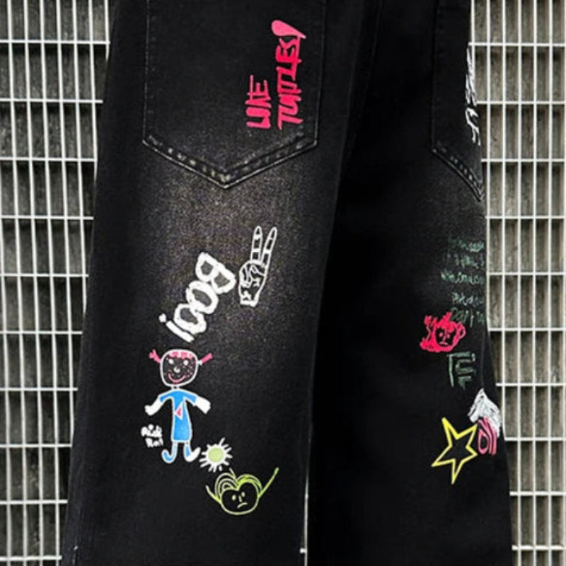 Boys Street Style Jeans. Svarta raka jeans med cartoon-tryck baktill
